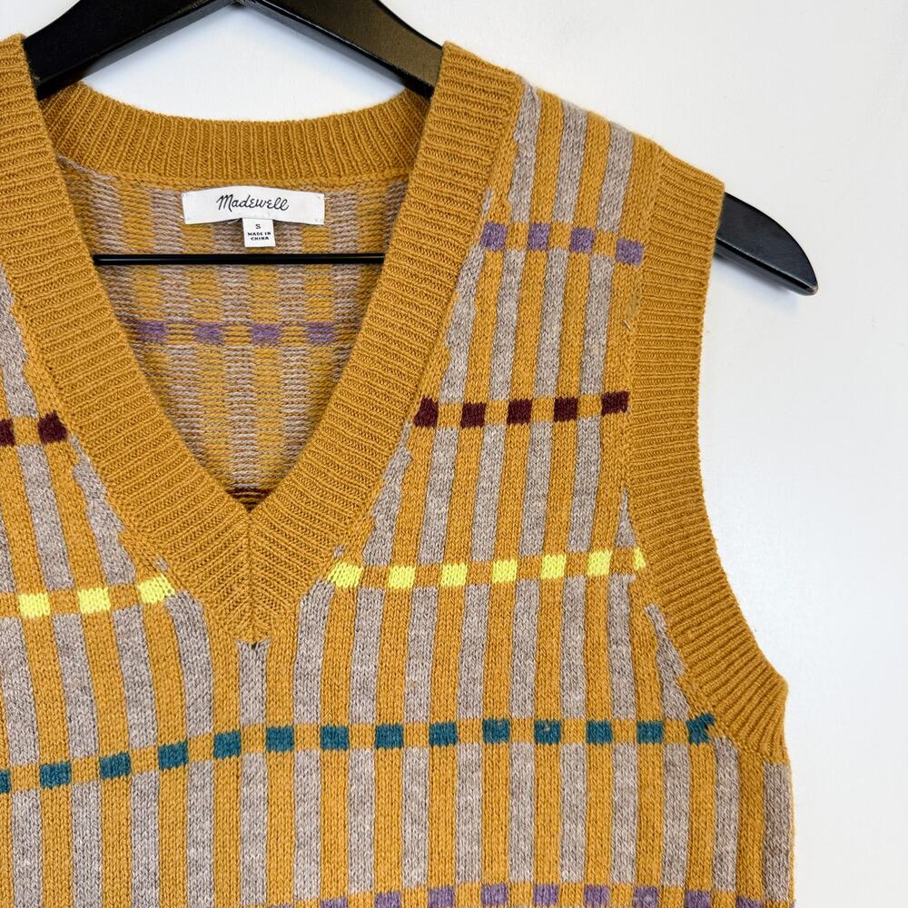Madewell Jacquard V-Neck Sweater Vest in Heather Vintage Gold - S - Picture 3 of 9